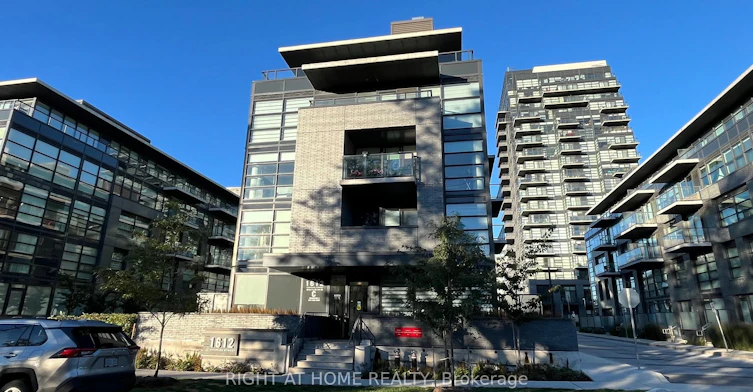 425-1612 Charles Street, Whitby, ON, L1N 1B9 - 2