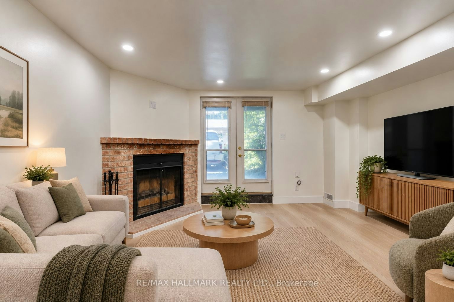 Lower Unit-8 Empire Avenue, Toronto, ON, M4M 2L4 - 2
