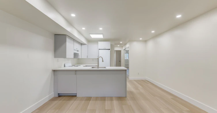 Lower Unit-8 Empire Avenue, Toronto, ON, M4M 2L4 - 7