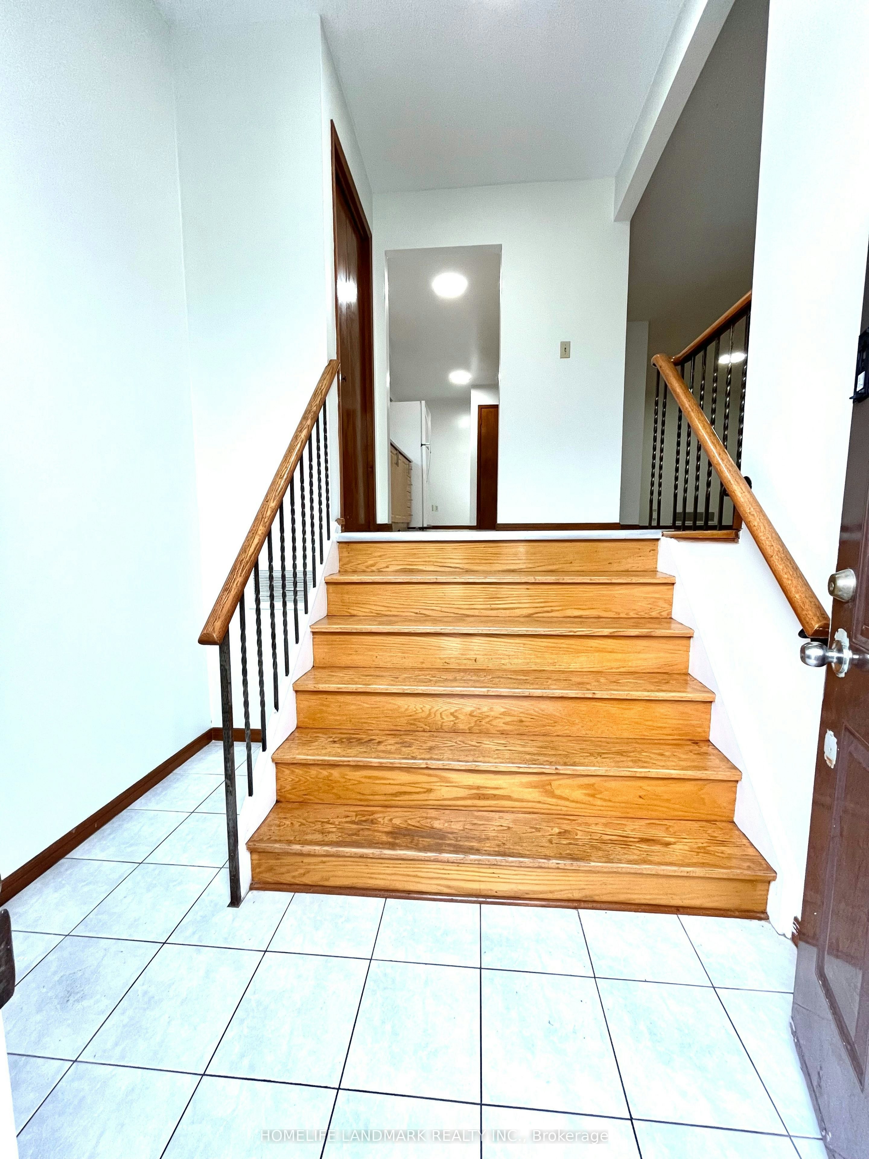 44 Lady Churchill Court, Toronto, ON, M1V 2J6 - 2