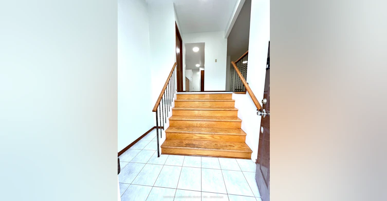 44 Lady Churchill Court, Toronto, ON, M1V 2J6 - 2