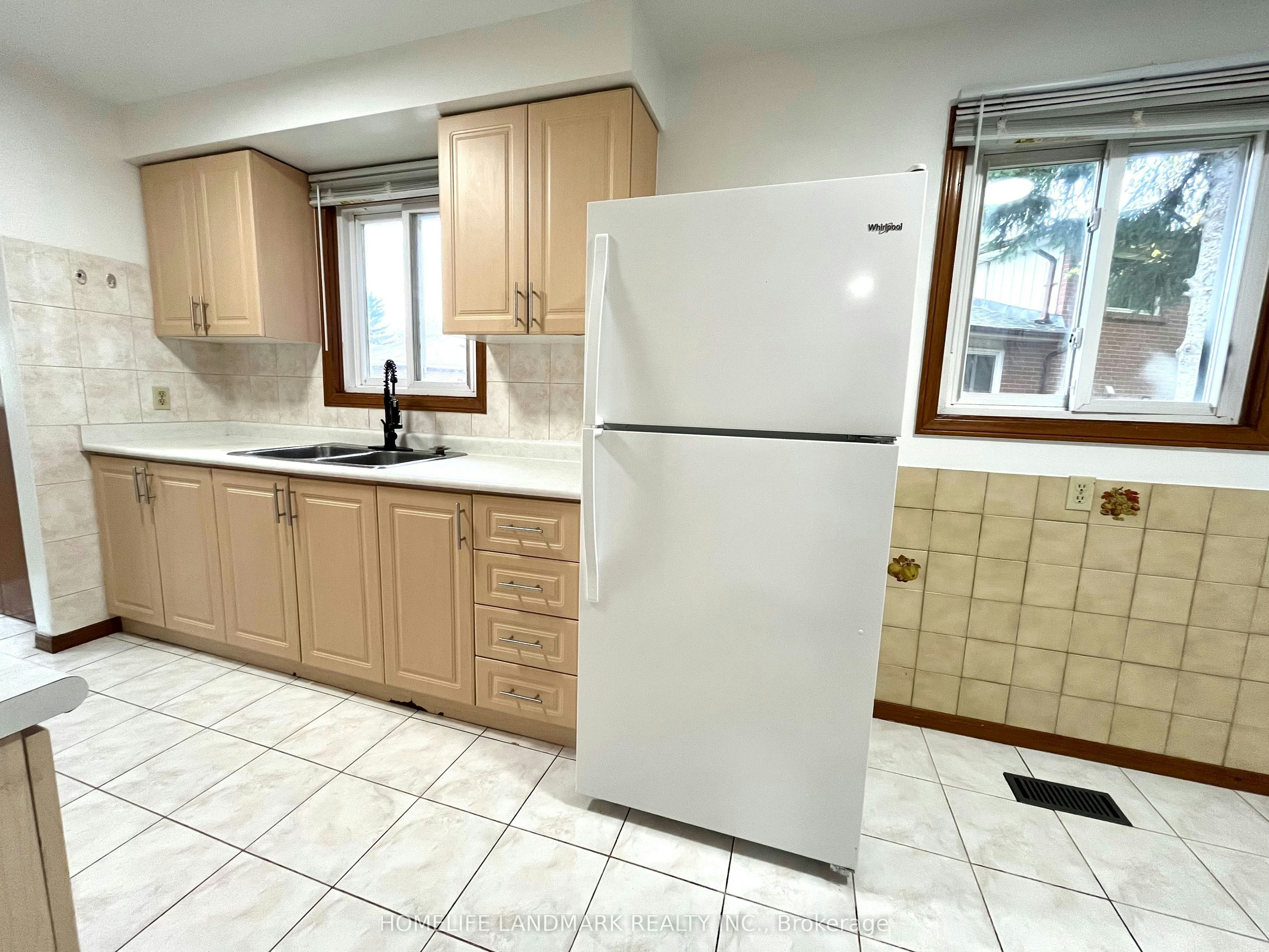 44 Lady Churchill Court, Toronto, ON, M1V 2J6 - 7