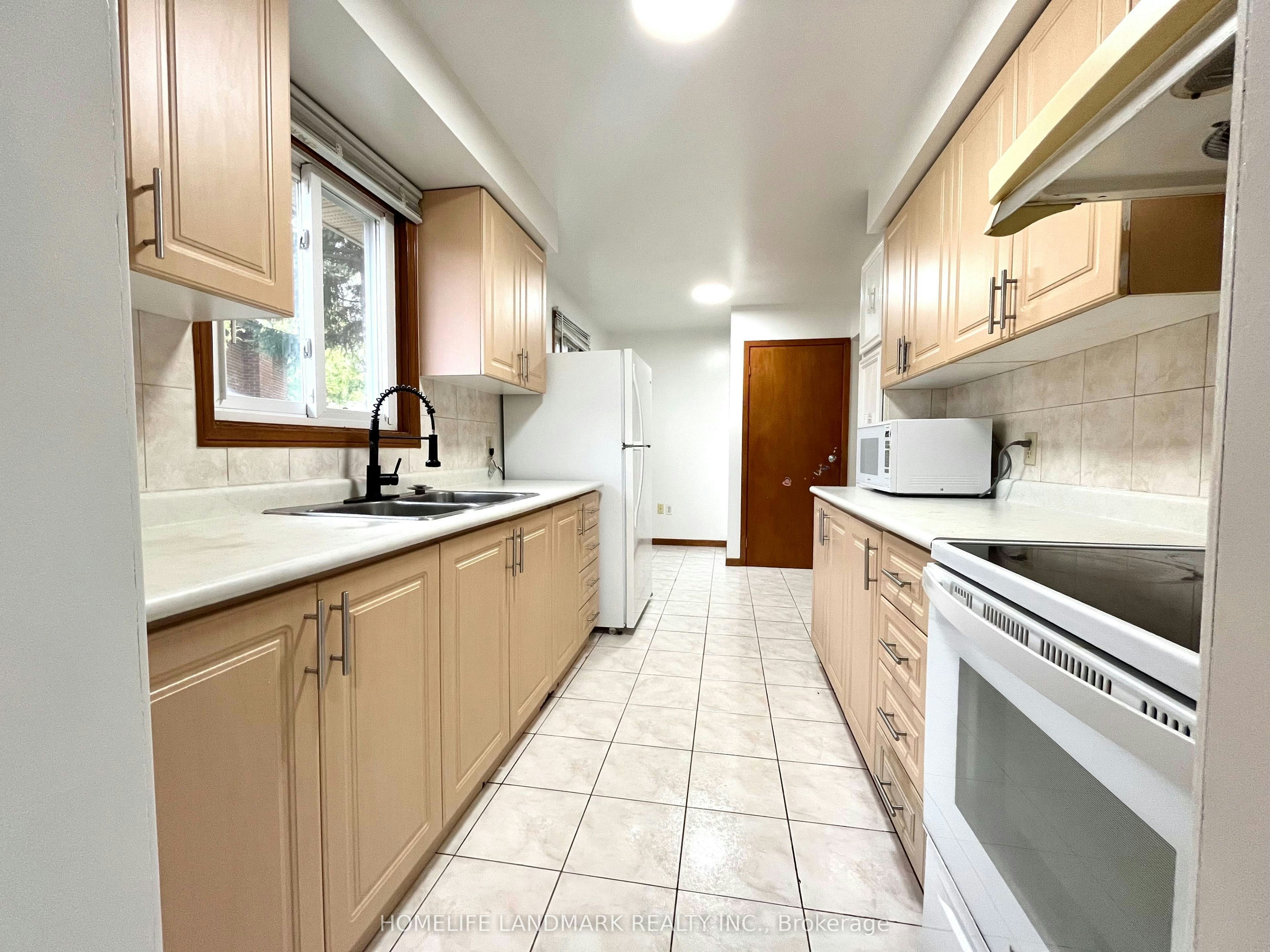 44 Lady Churchill Court, Toronto, ON, M1V 2J6 - 6