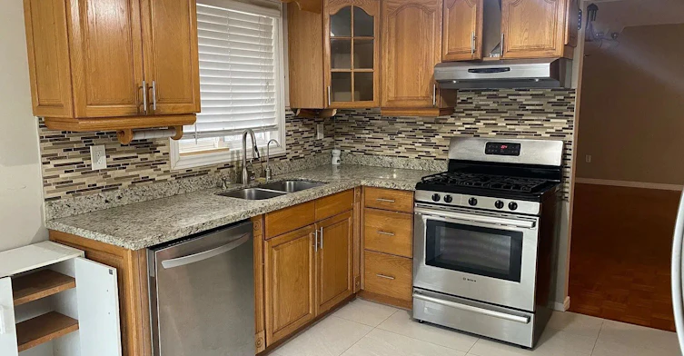 Main Floor-34 Allard Avenue, Ajax, ON, L1Z 1A7 - 6