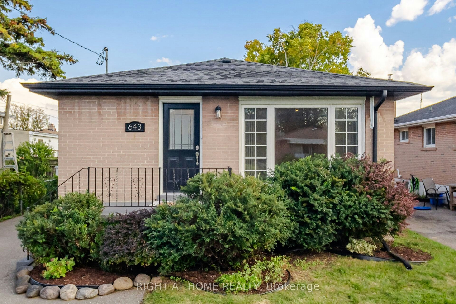 643 Perry Crescent, Oshawa, ON, L1J 2E4
