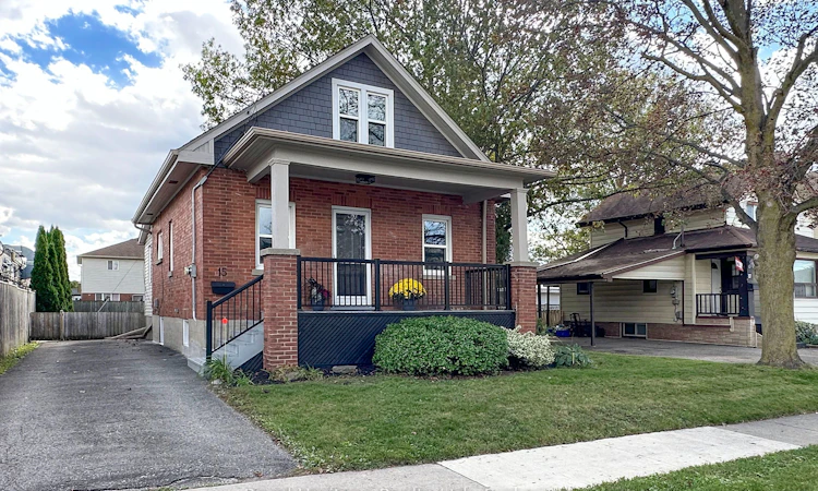 15 Russett Avenue