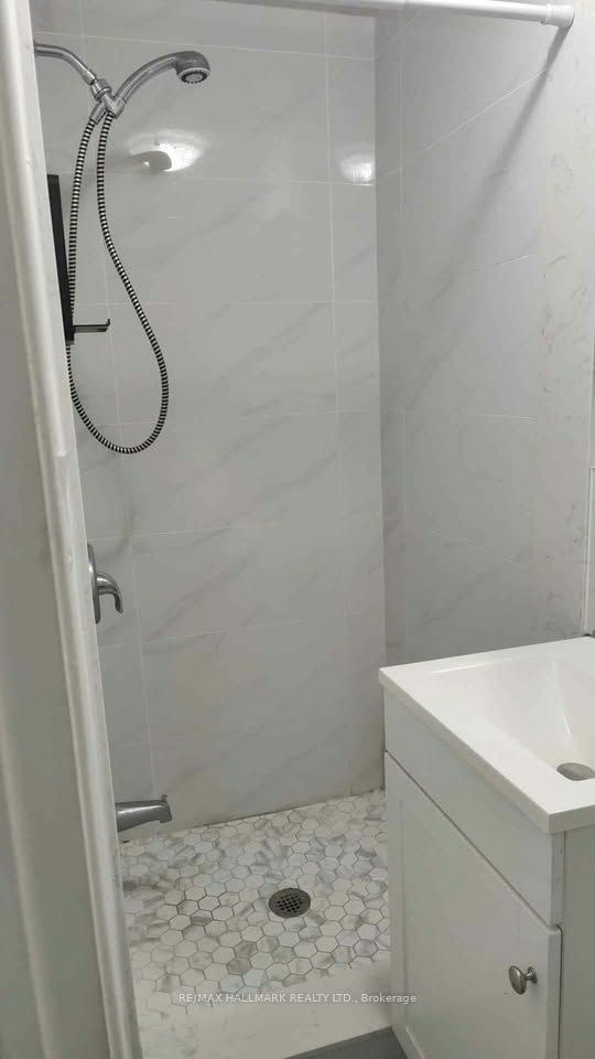 372 Woodbine Avenue, Toronto, ON, M4L 3P6 - 4