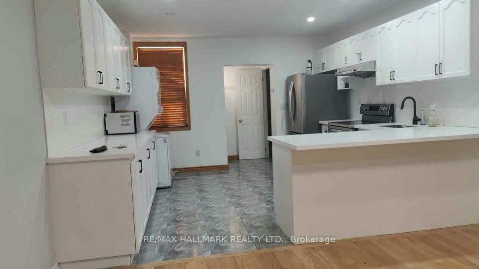 372 Woodbine Avenue, Toronto, ON, M4L 3P6 - 3