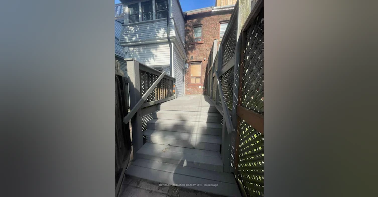 372 Woodbine Avenue, Toronto, ON, M4L 3P6 - 7
