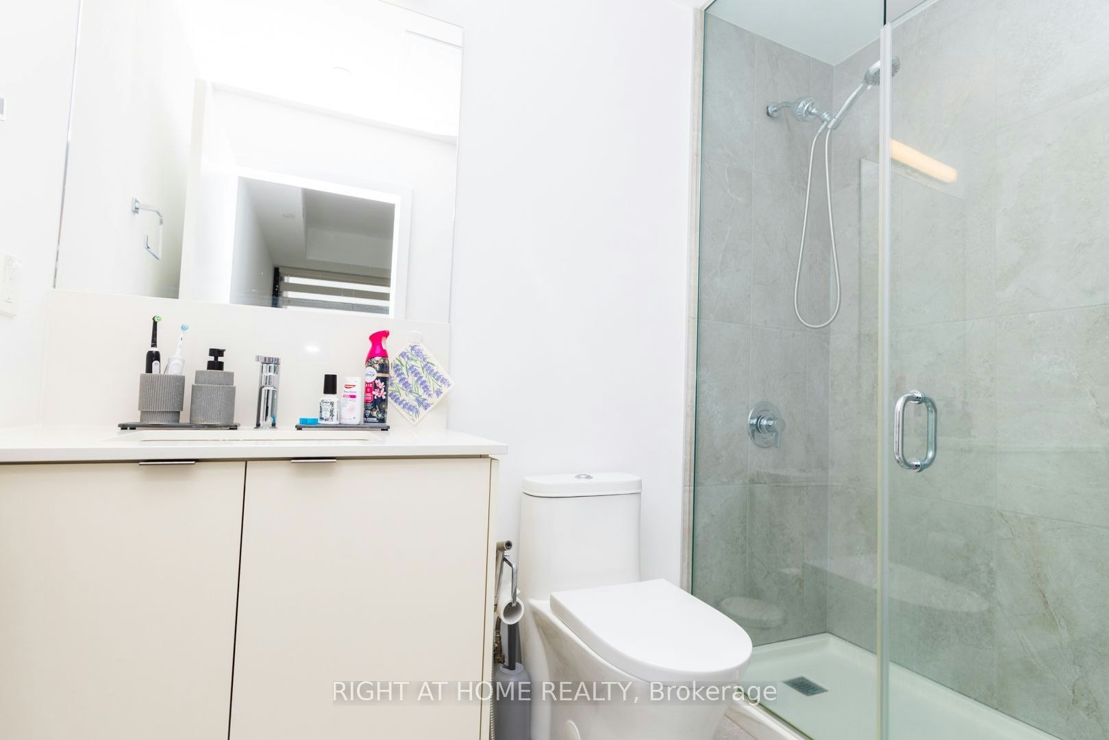 908 A-1606 Charles Street, Whitby, ON, L1N 0P1 - 9