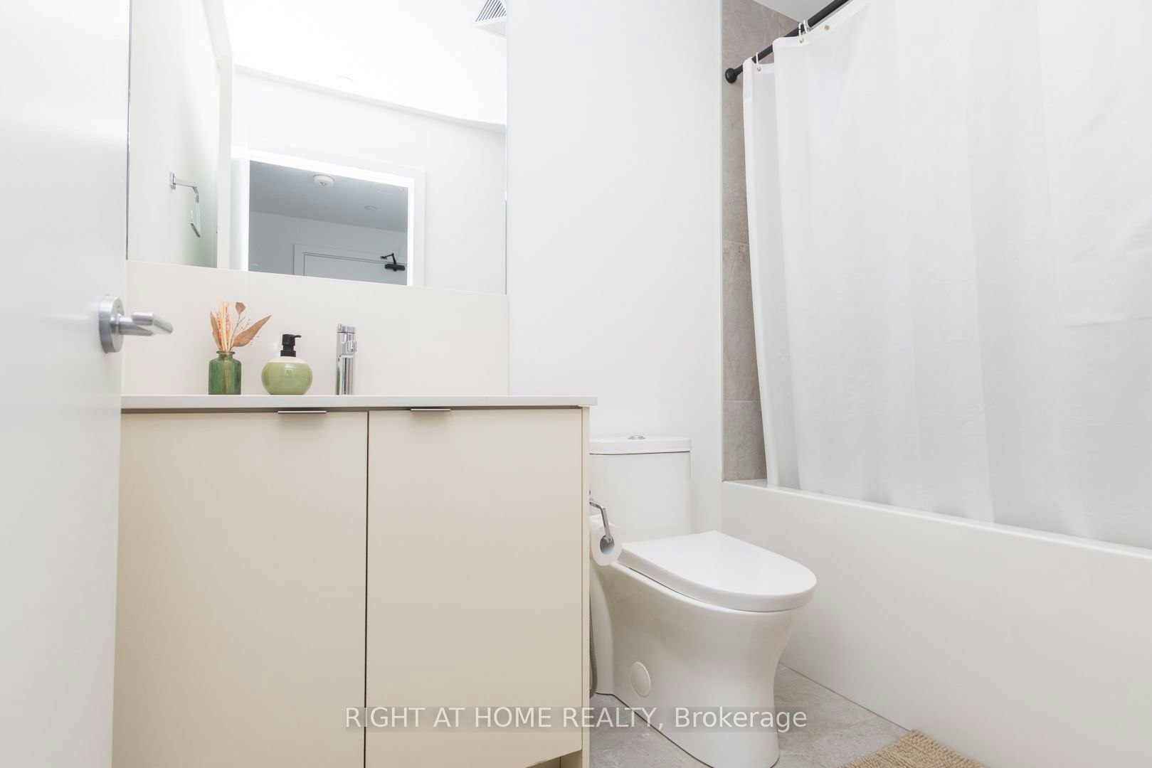 908 A-1606 Charles Street, Whitby, ON, L1N 0P1 - 10