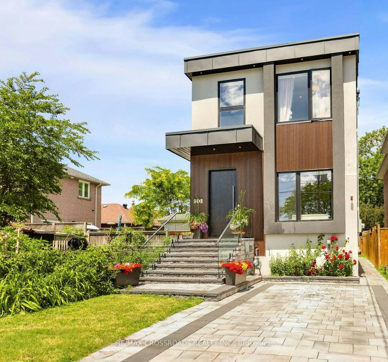 10 Hamstead Avenue, Toronto, ON, M4C 2S4