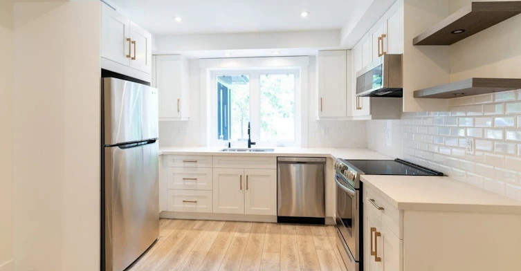 Main-129 Kenilworth Avenue, Toronto, ON, M4L 3S7 - 2