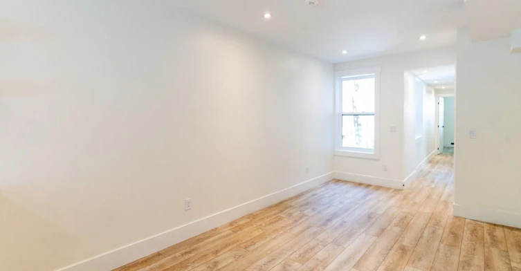 Main-129 Kenilworth Avenue, Toronto, ON, M4L 3S7 - 6