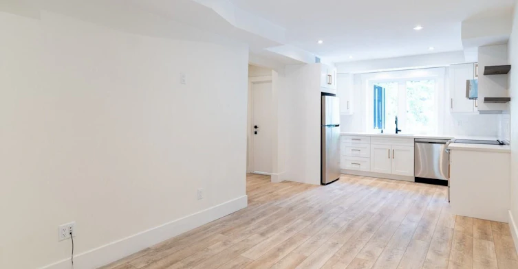 Main-129 Kenilworth Avenue, Toronto, ON, M4L 3S7 - 5