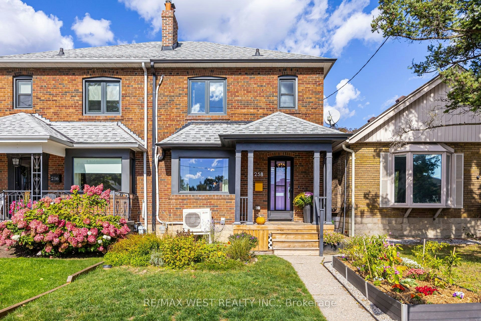 258 O'connor Drive, Toronto, ON, M4J 2T6