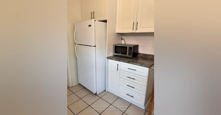 Main-10 Shenley Road, Toronto, ON, M1K 3V6 - 3