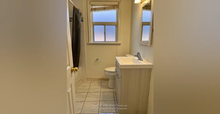 Main-10 Shenley Road, Toronto, ON, M1K 3V6 - 4