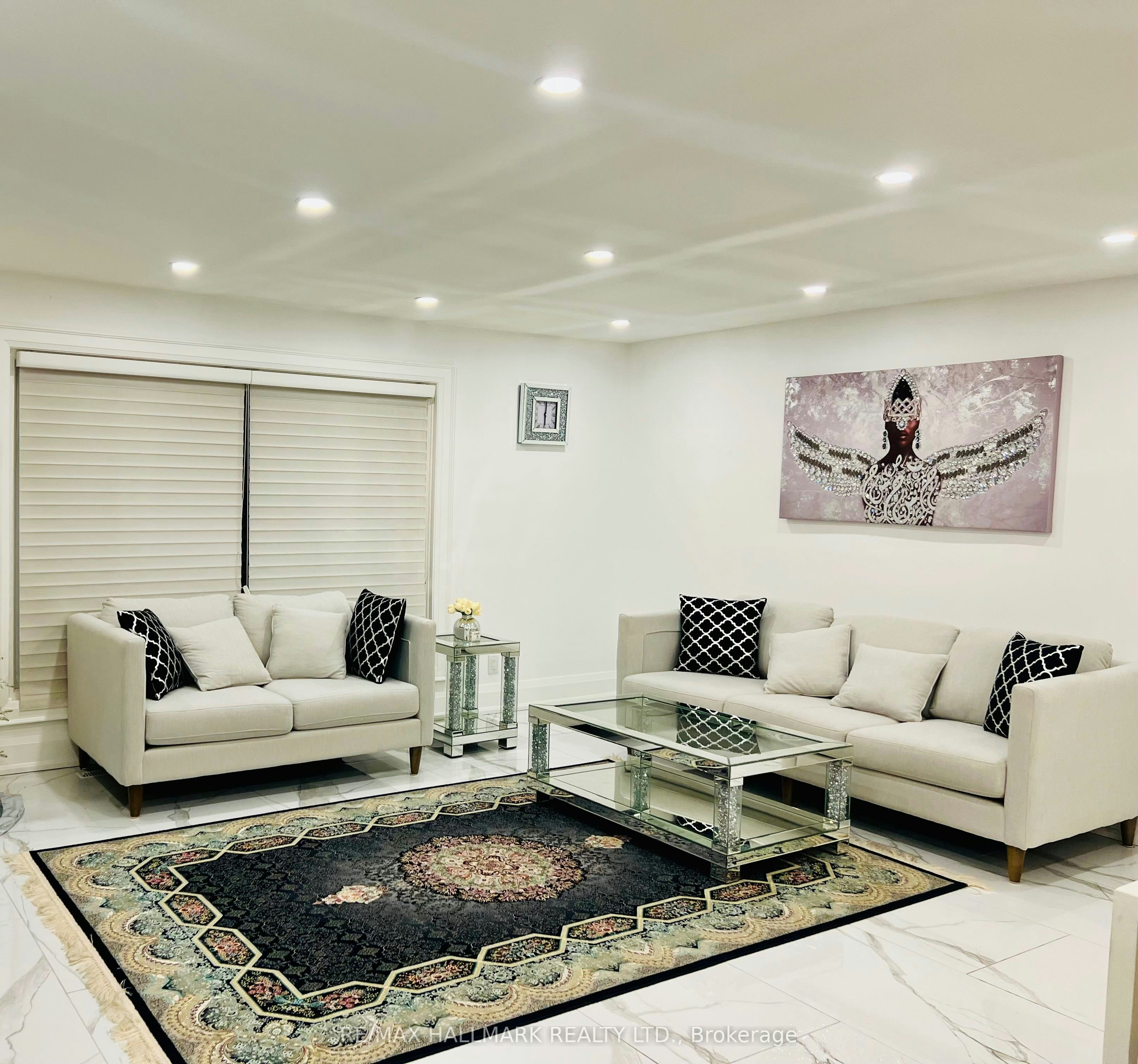 300 Tipperary Street, Oshawa, ON, L1J 6Y1 - 2