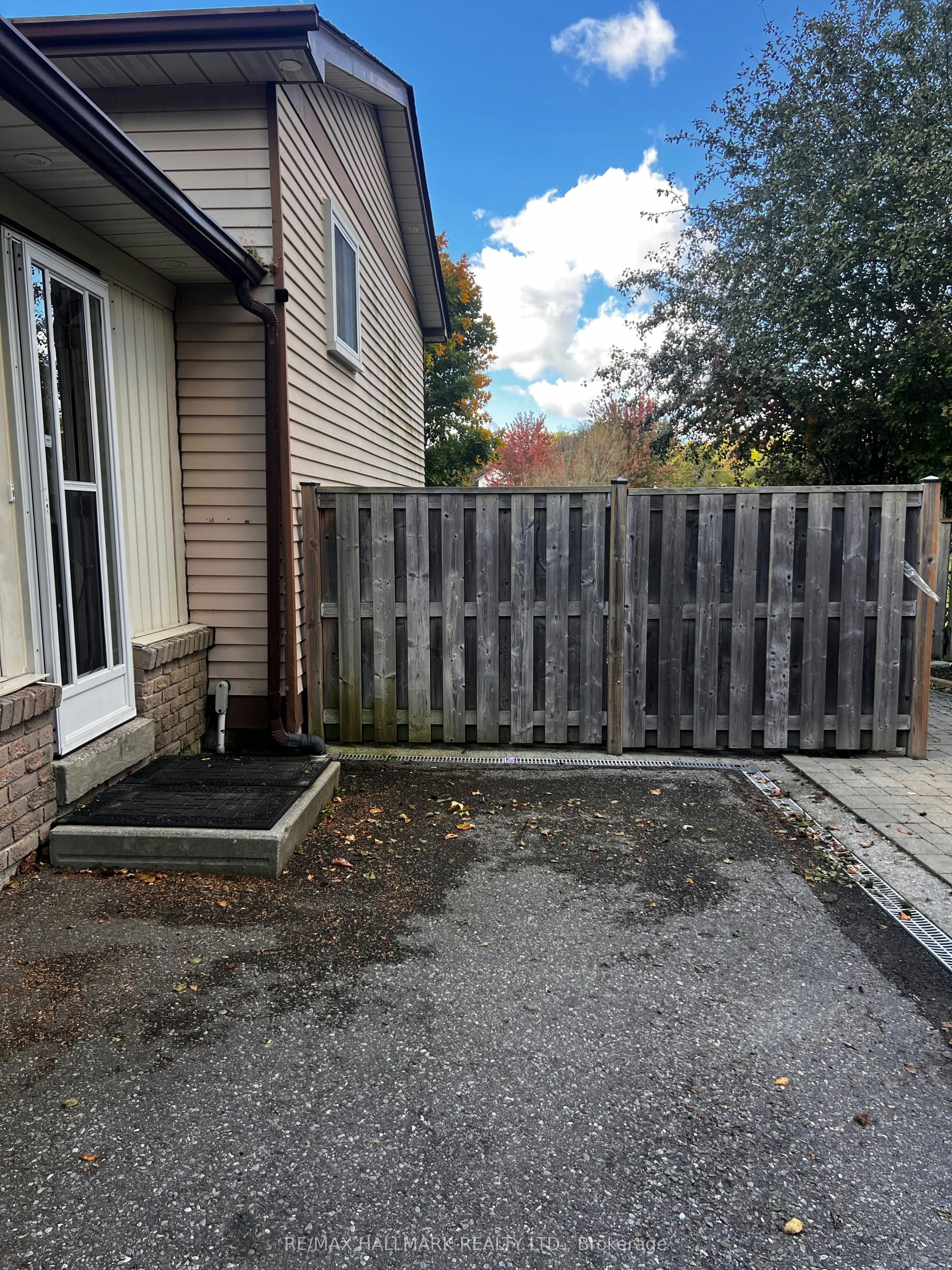 300 Tipperary Street, Oshawa, ON, L1J 6Y1 - 21