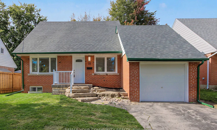 18 Robertsfield Crescent