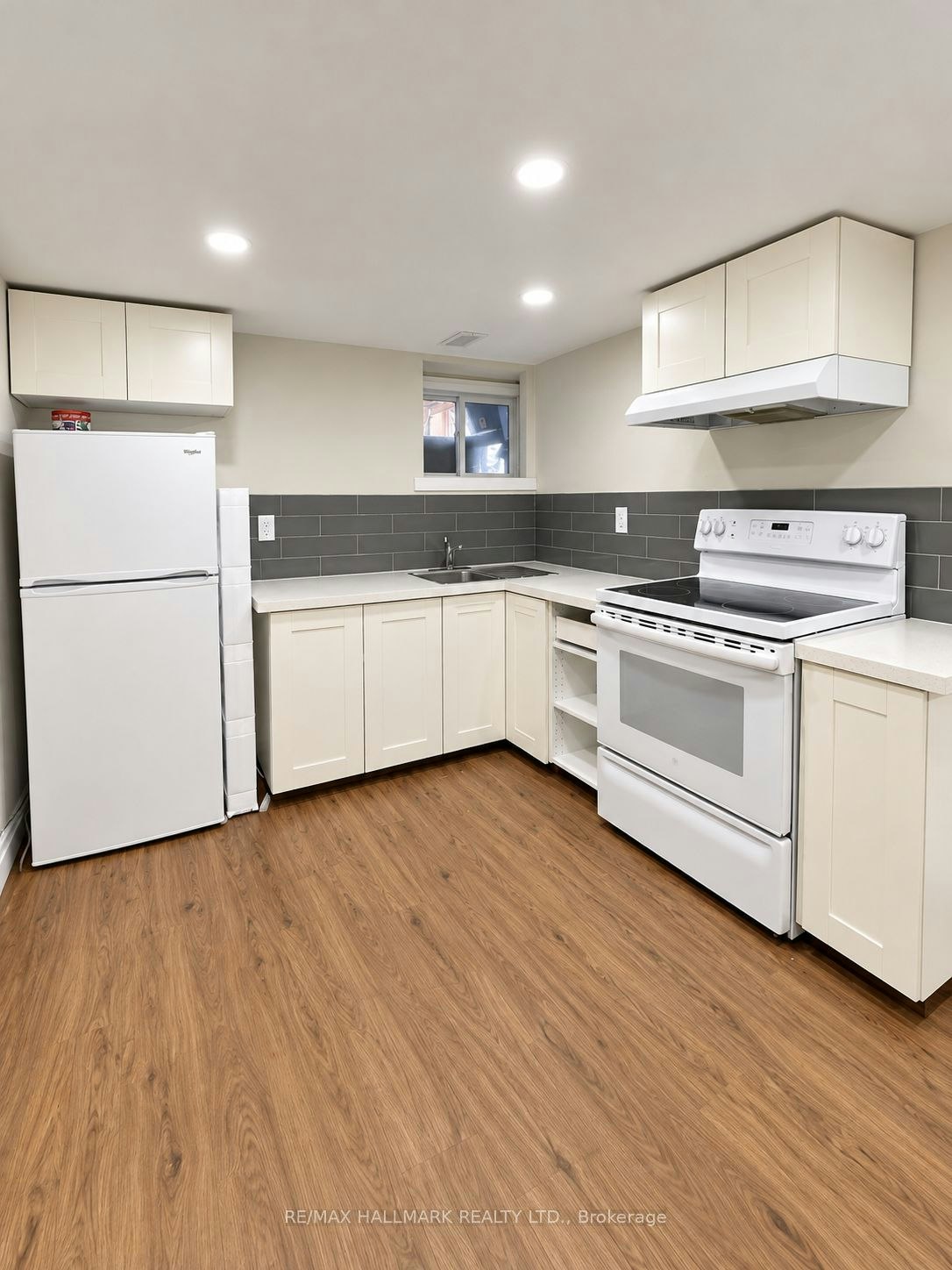 Basement-88 Lamb Avenue, Toronto, ON, M4J 4M3 - 4