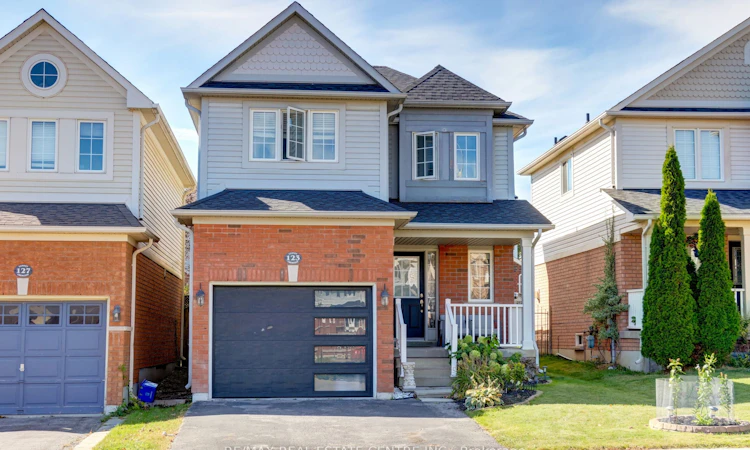 123 Lunney Crescent