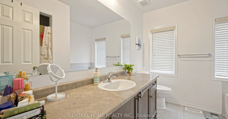 25 Camilleri Road, Ajax, ON, L1Z 0T2 - 24