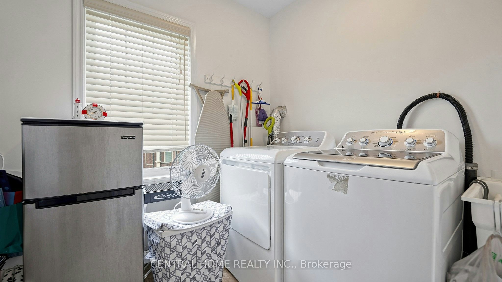 25 Camilleri Road, Ajax, ON, L1Z 0T2 - 33