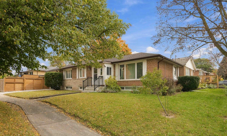 11 Summerglade Drive