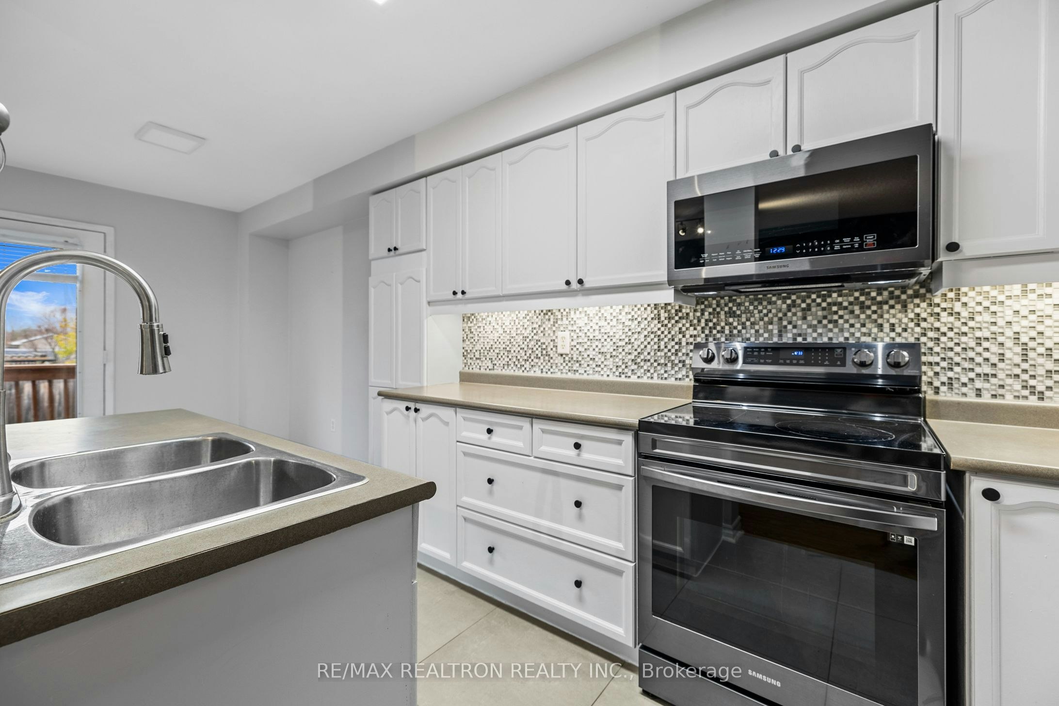 55 Atlantis Drive, Whitby, ON, L1N 0E3 - 9