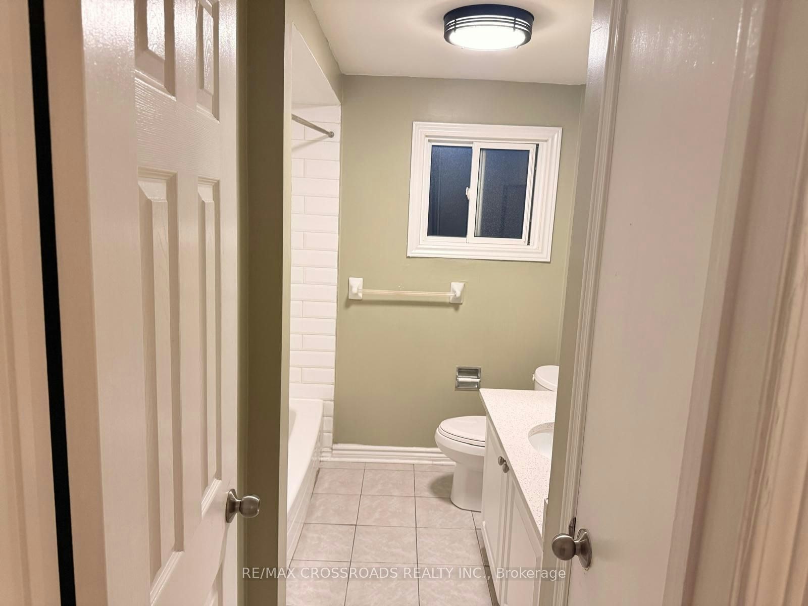 21 Fernbank Place, Whitby, ON, L1R 1S9 - 30