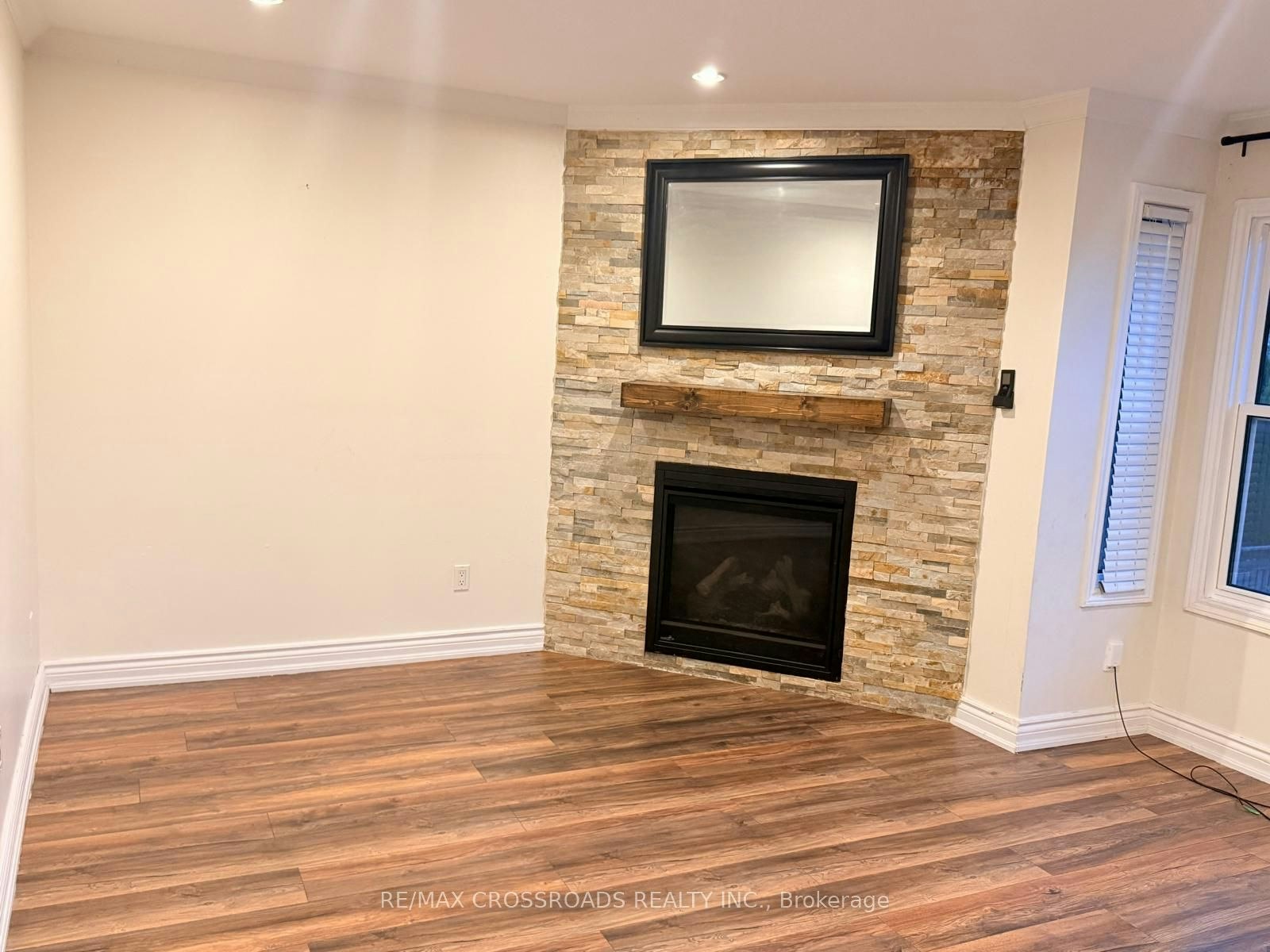 21 Fernbank Place, Whitby, ON, L1R 1S9 - 15