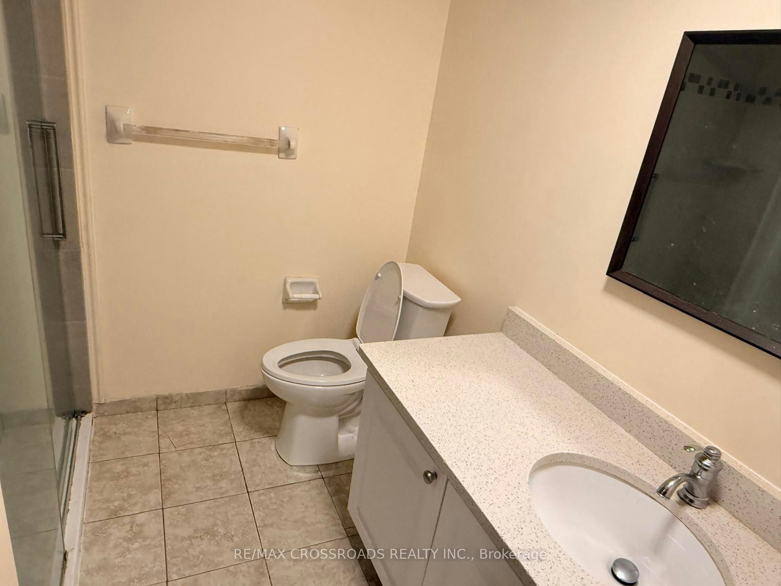 21 Fernbank Place, Whitby, ON, L1R 1S9 - 25