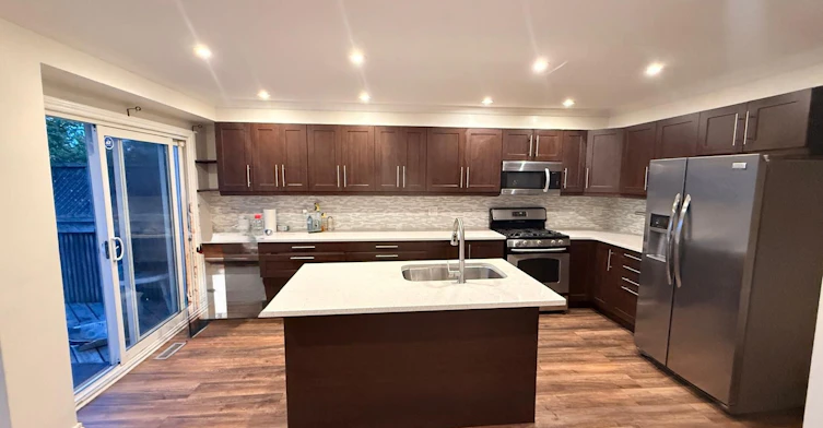 21 Fernbank Place, Whitby, ON, L1R 1S9 - 16