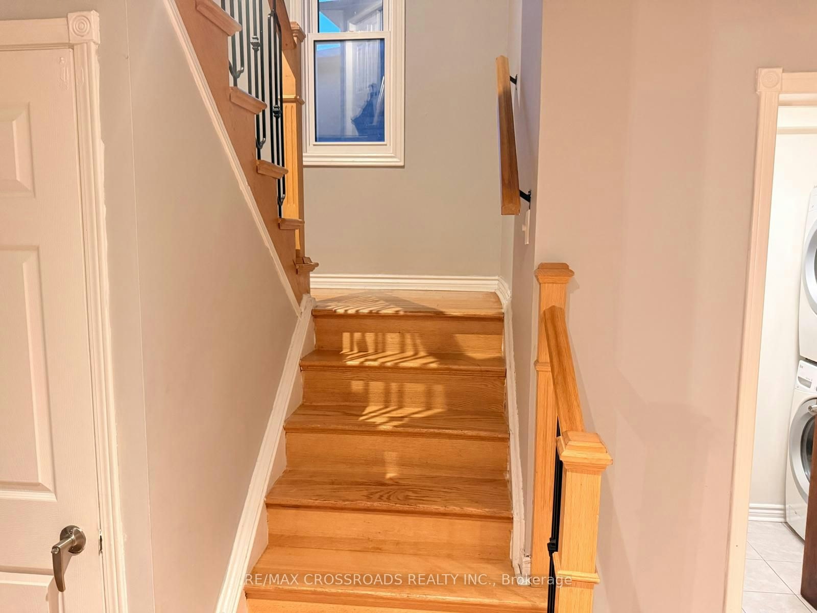21 Fernbank Place, Whitby, ON, L1R 1S9 - 21