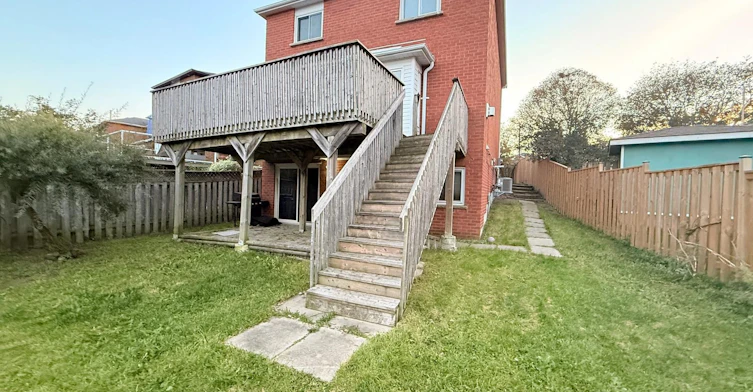 21 Fernbank Place, Whitby, ON, L1R 1S9 - 5