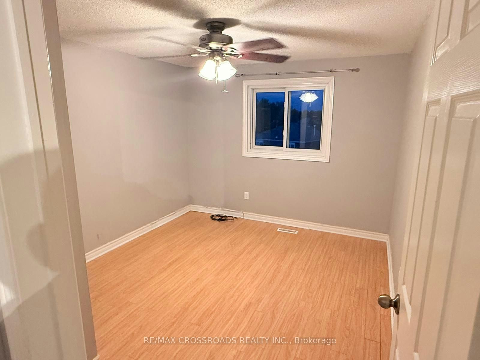 21 Fernbank Place, Whitby, ON, L1R 1S9 - 28