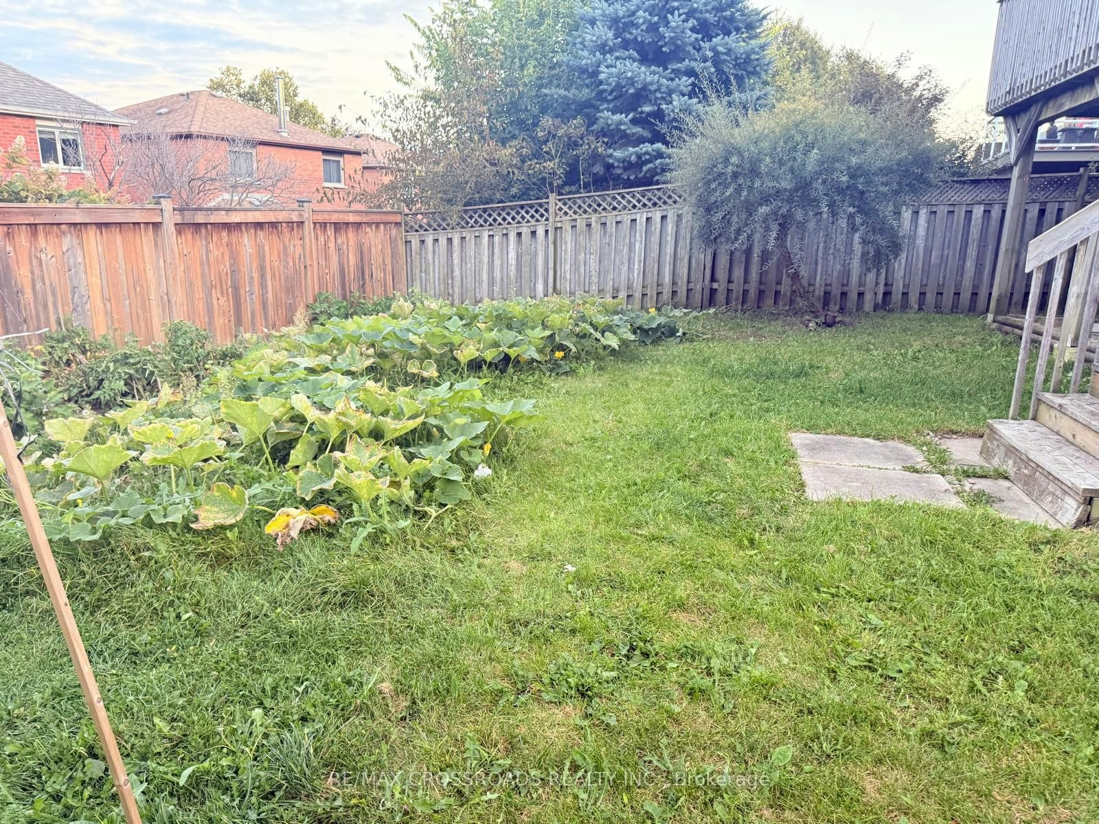 21 Fernbank Place, Whitby, ON, L1R 1S9 - 4