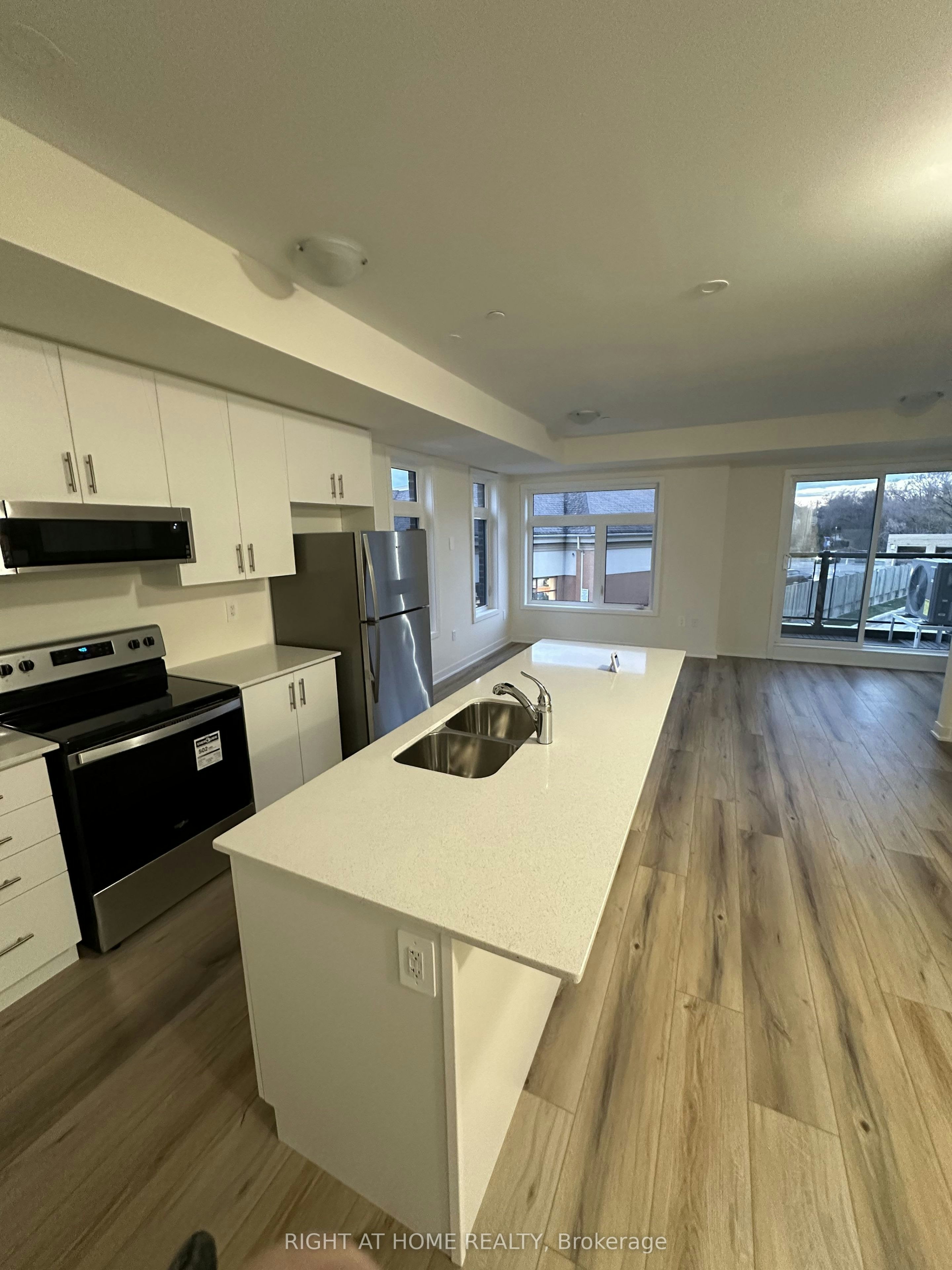 302-755 Omega Drive, Pickering, ON, L1V 0H1 - 10