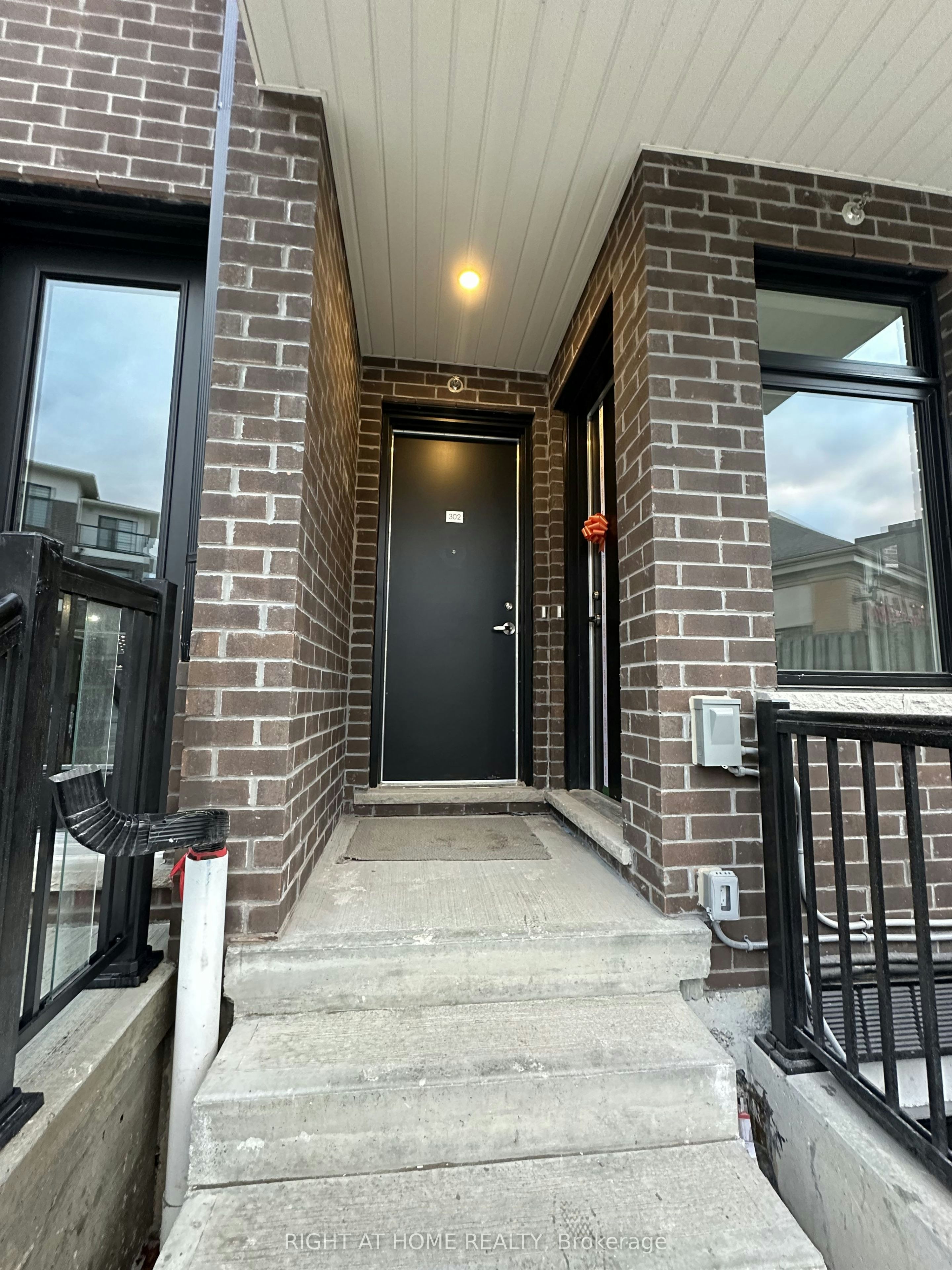 302-755 Omega Drive, Pickering, ON, L1V 0H1