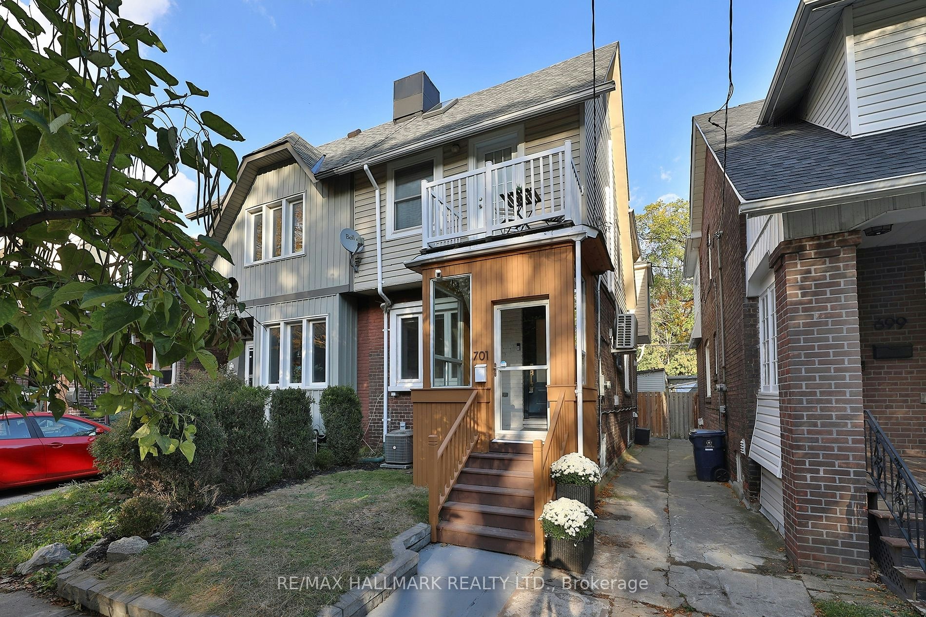 701 Greenwood Avenue, Toronto, ON, M4J 4B6