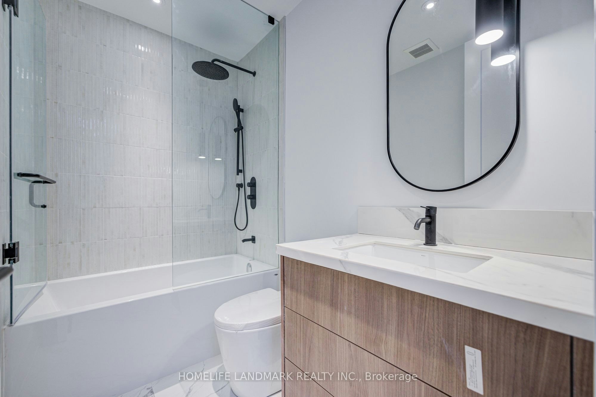 34 Hiawatha Road, Toronto, ON, M4L 2X8 - 17