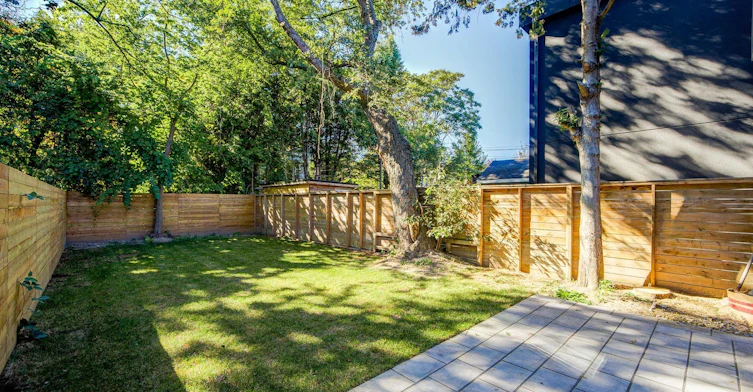 34 Hiawatha Road, Toronto, ON, M4L 2X8 - 21