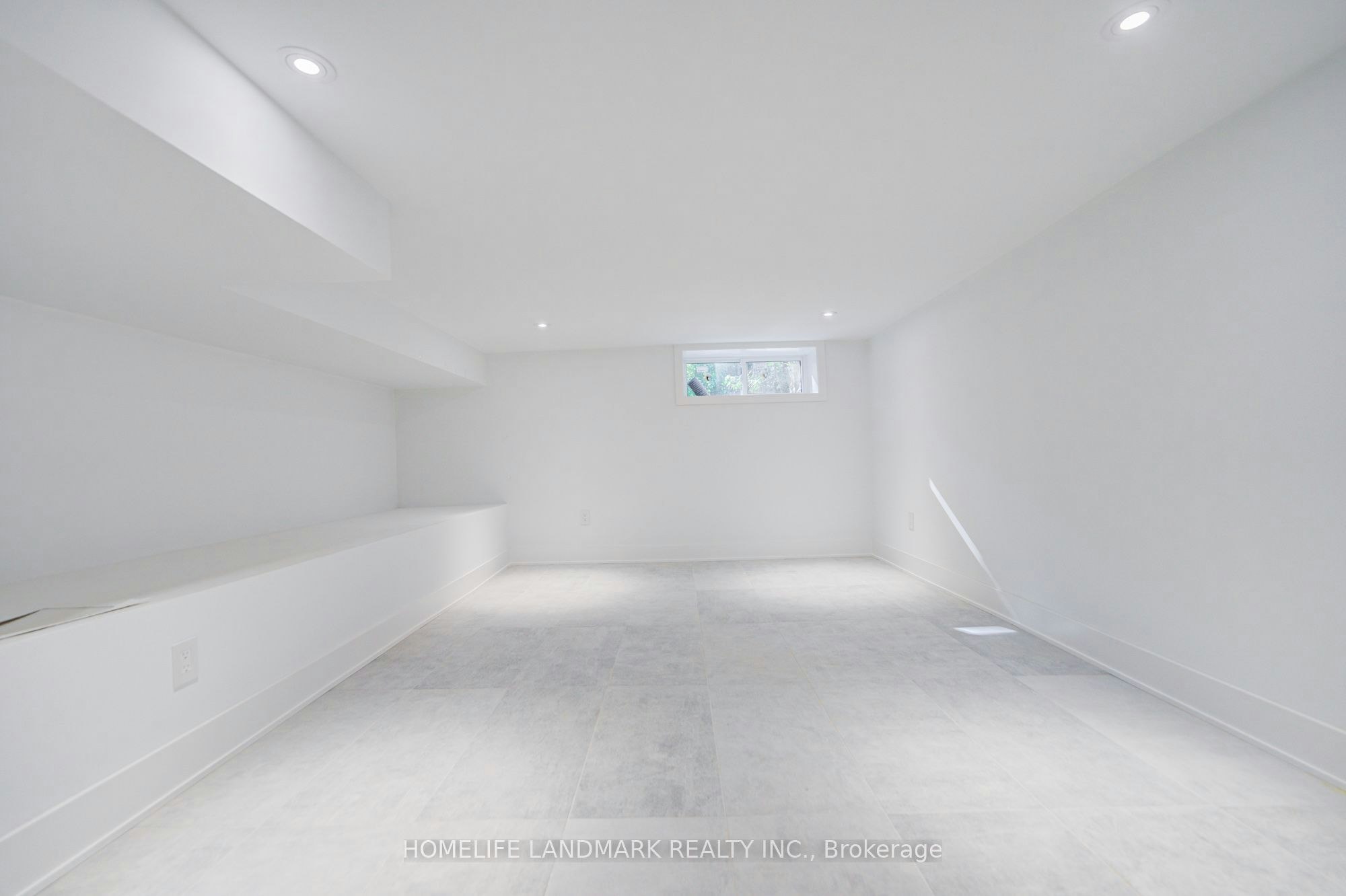 34 Hiawatha Road, Toronto, ON, M4L 2X8 - 18