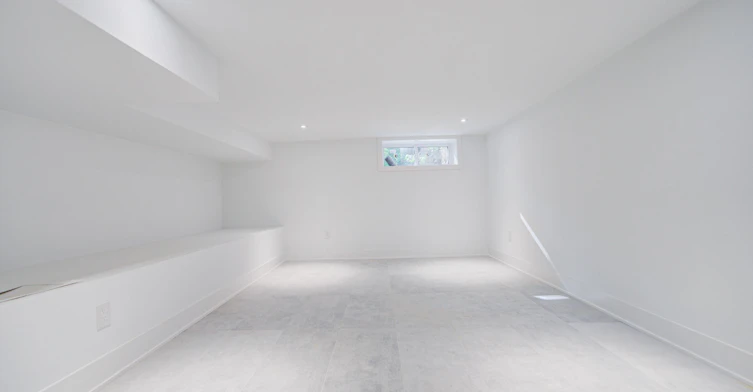 34 Hiawatha Road, Toronto, ON, M4L 2X8 - 18