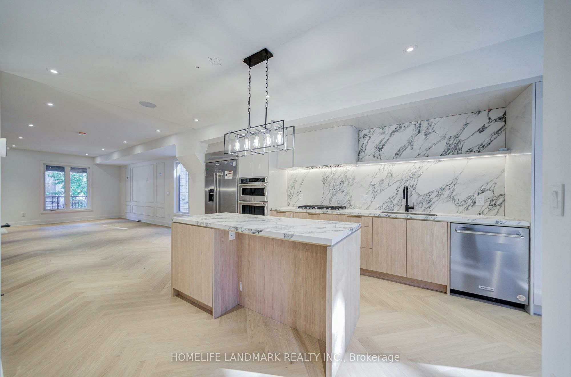 34 Hiawatha Road, Toronto, ON, M4L 2X8 - 5