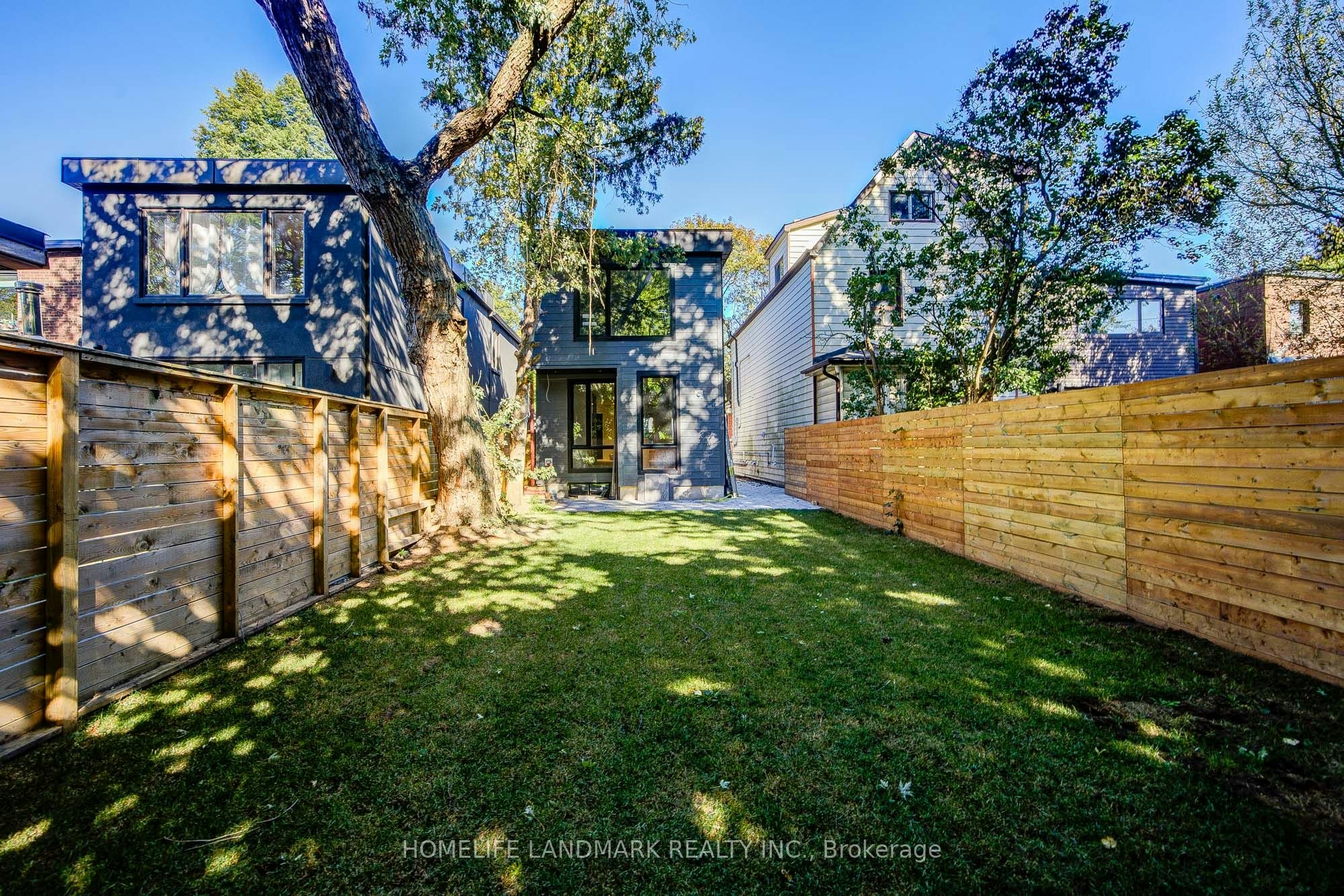 34 Hiawatha Road, Toronto, ON, M4L 2X8 - 22