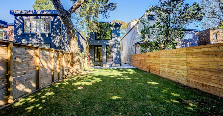 34 Hiawatha Road, Toronto, ON, M4L 2X8 - 22