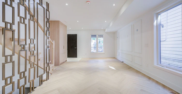 34 Hiawatha Road, Toronto, ON, M4L 2X8 - 3
